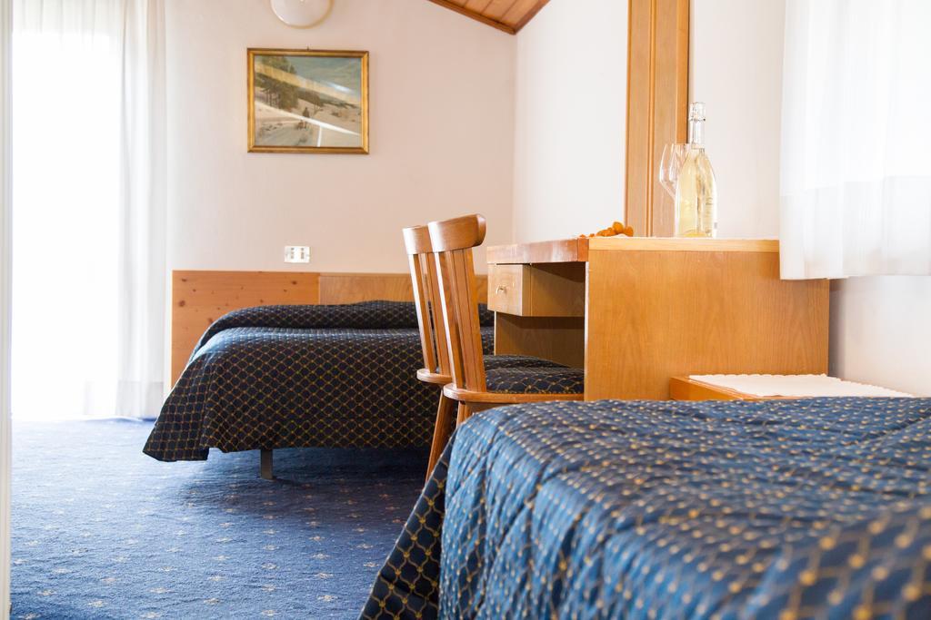 Villa Elena B&B Hotel San Martino Di Castrozza Buitenkant foto